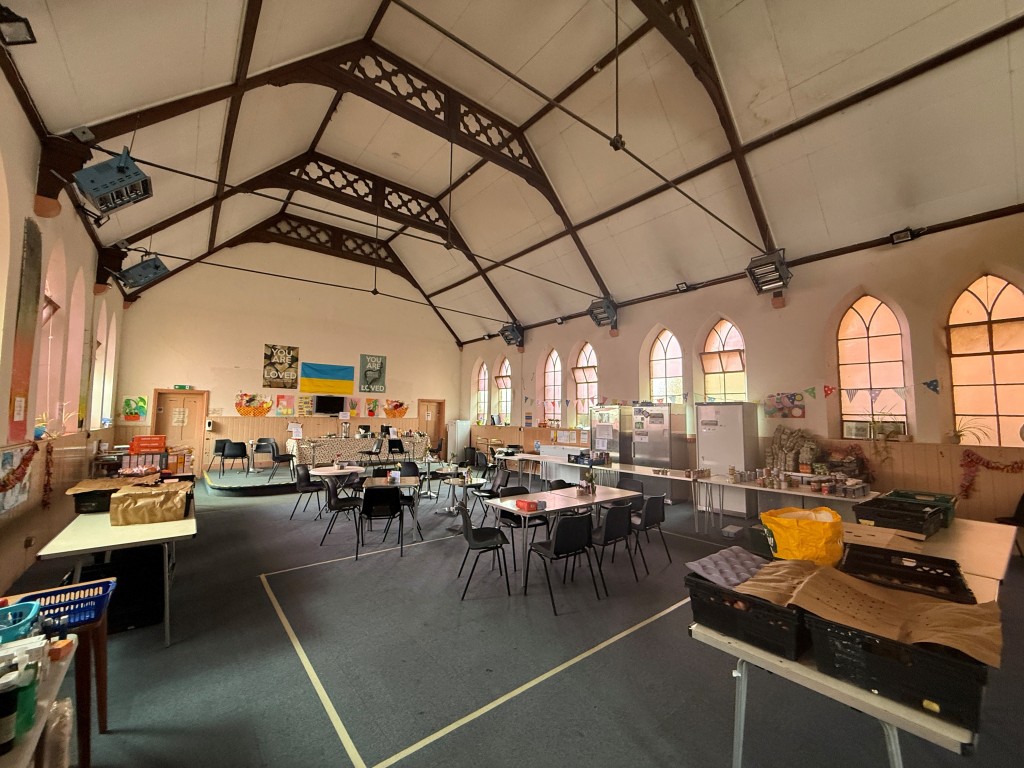Lot: 57 - DETACHED FORMER CHURCH WITH POTENTIAL - Main hall